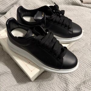 Alexander McQueen Women’s Sneaker Sz 39.5